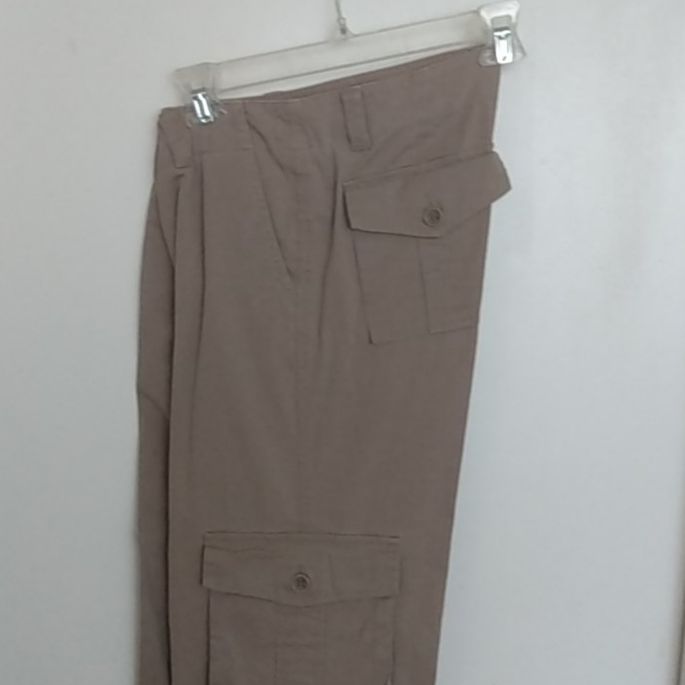 Theory Sz 4 Cropped Kacki colored Pants